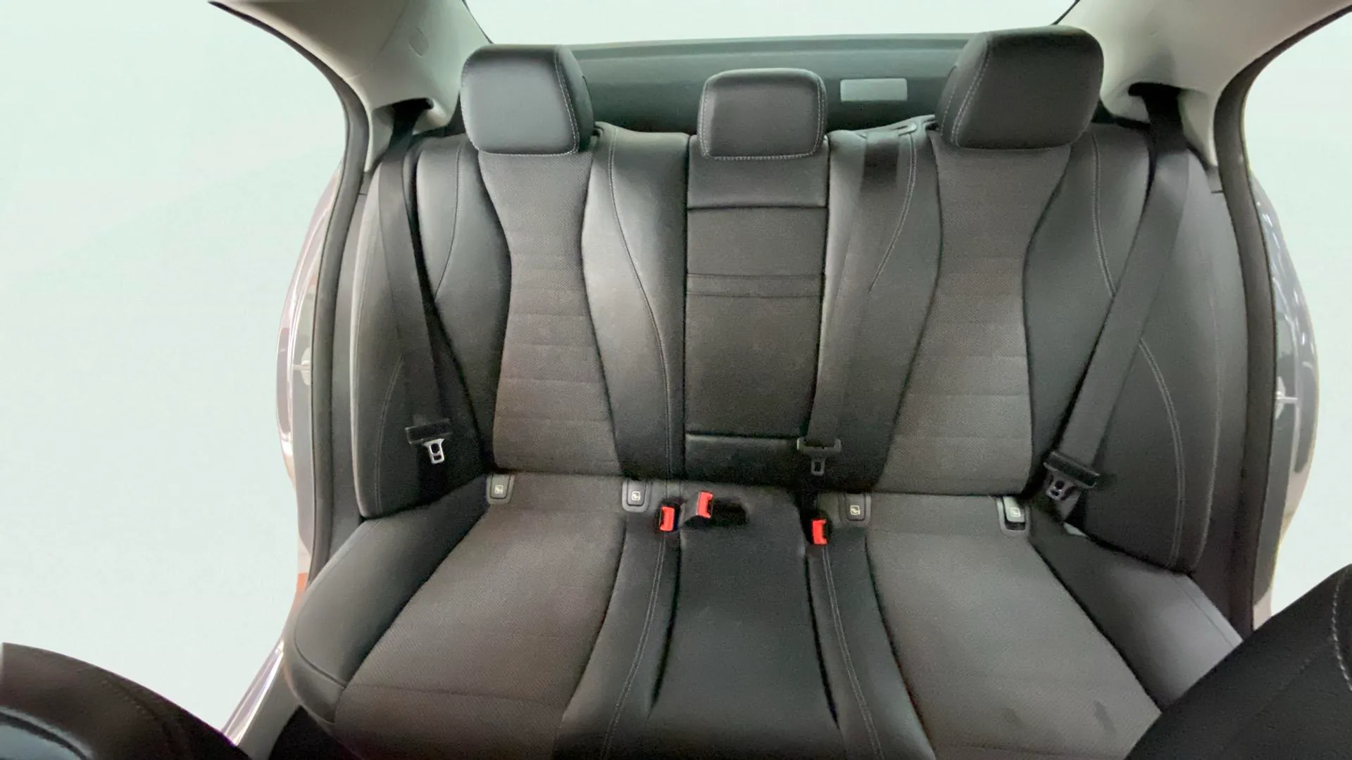 Mercedes-Benz Clase E E 200 - foto 11