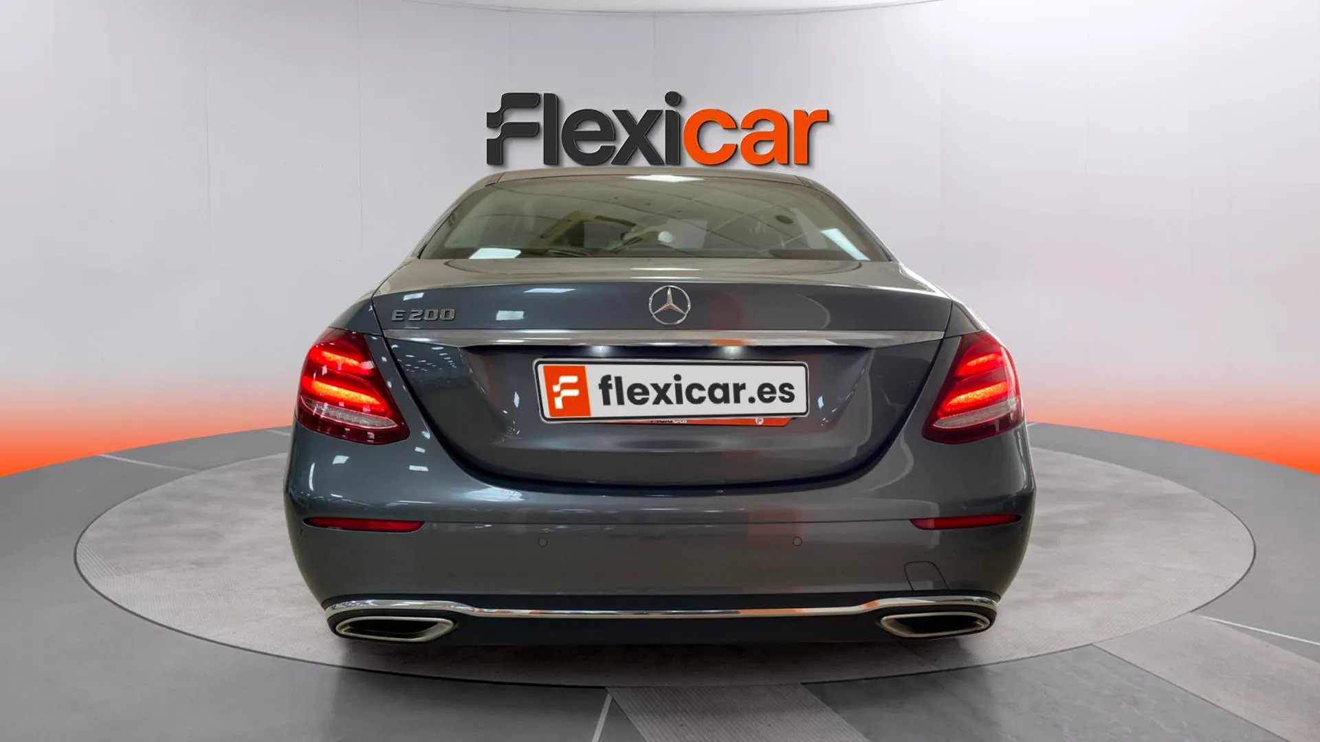 Mercedes-Benz Clase E E 200 - foto 4