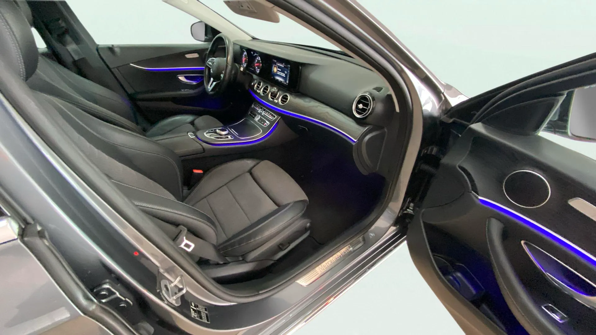 Mercedes-Benz Clase E E 200 - foto 9