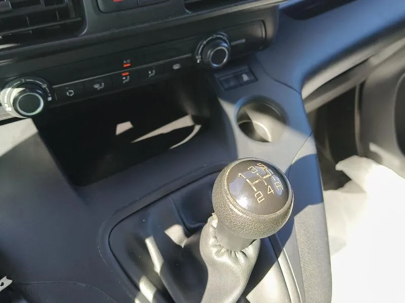 Peugeot Partner BlueHDi (AC) - foto 13