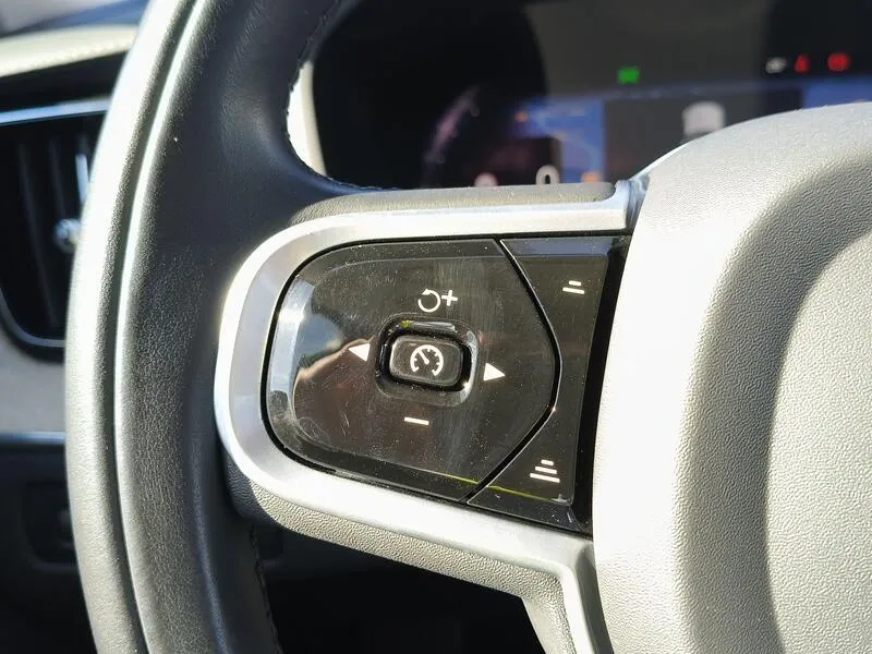 Volvo XC60 2.0 T6 AWD Recharge Inscription - foto 27