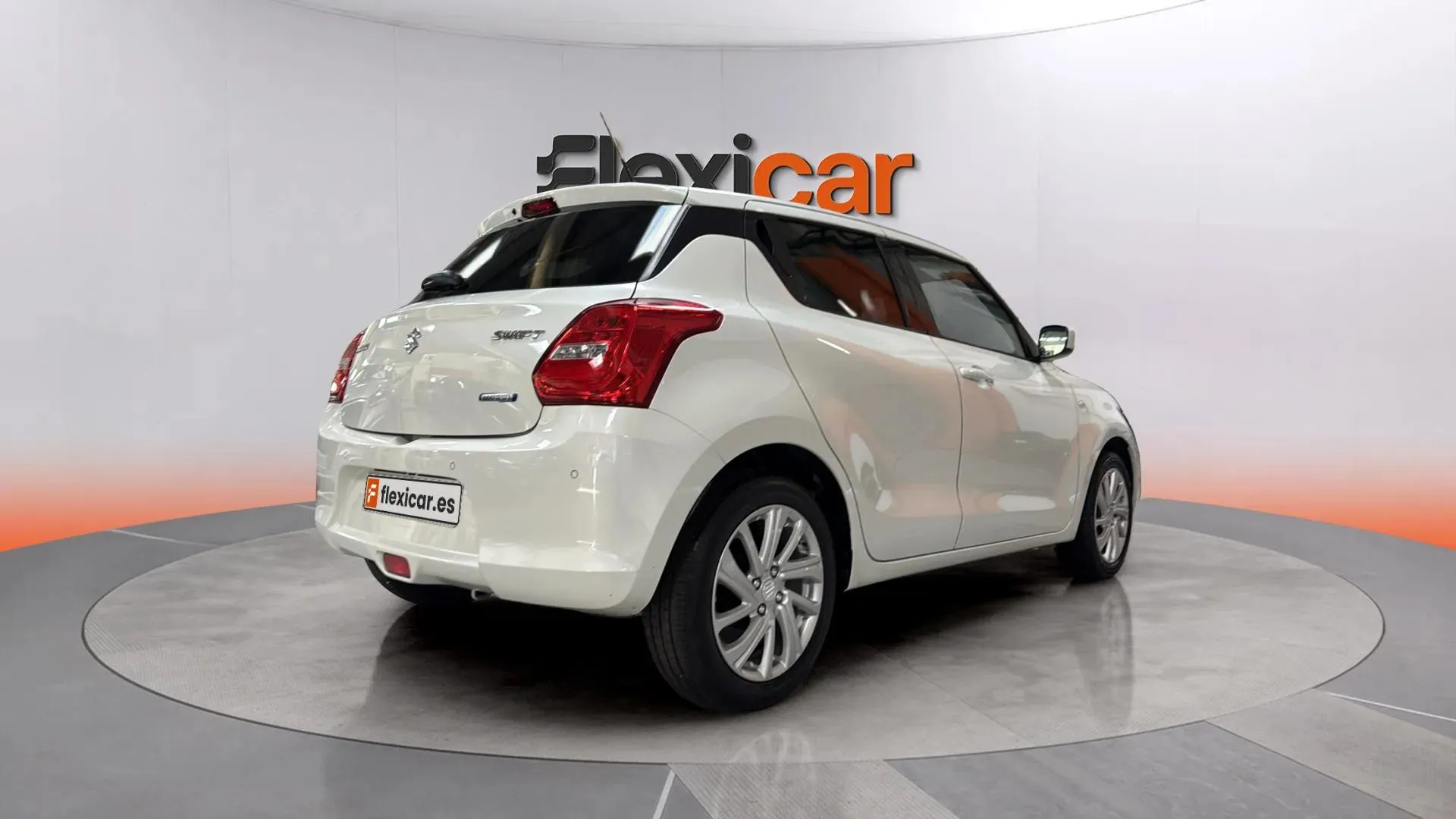 Suzuki Swift 1.2 GLE Mild Hybrid CVT - foto 8