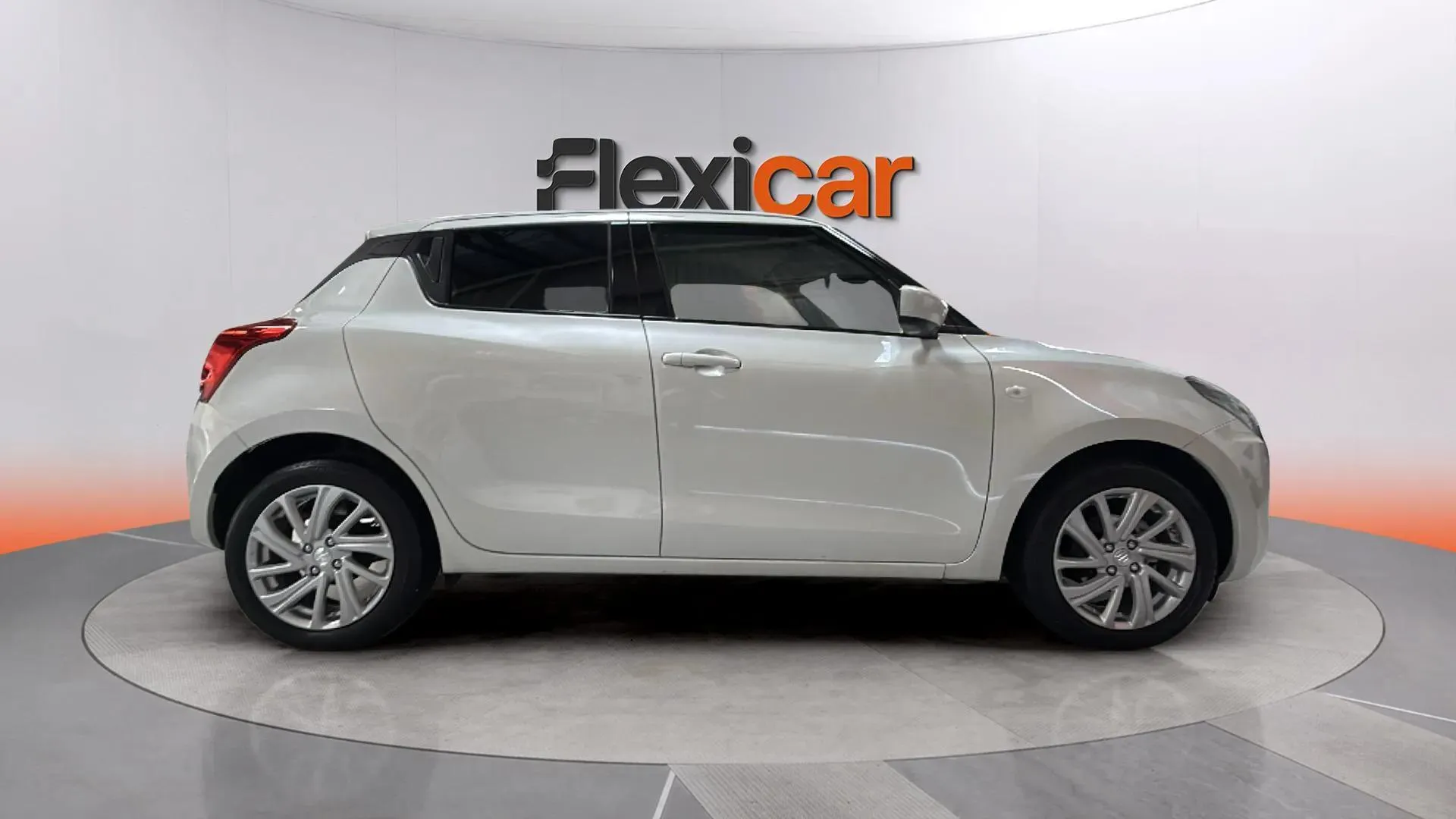 Suzuki Swift 1.2 GLE Mild Hybrid CVT - foto 4
