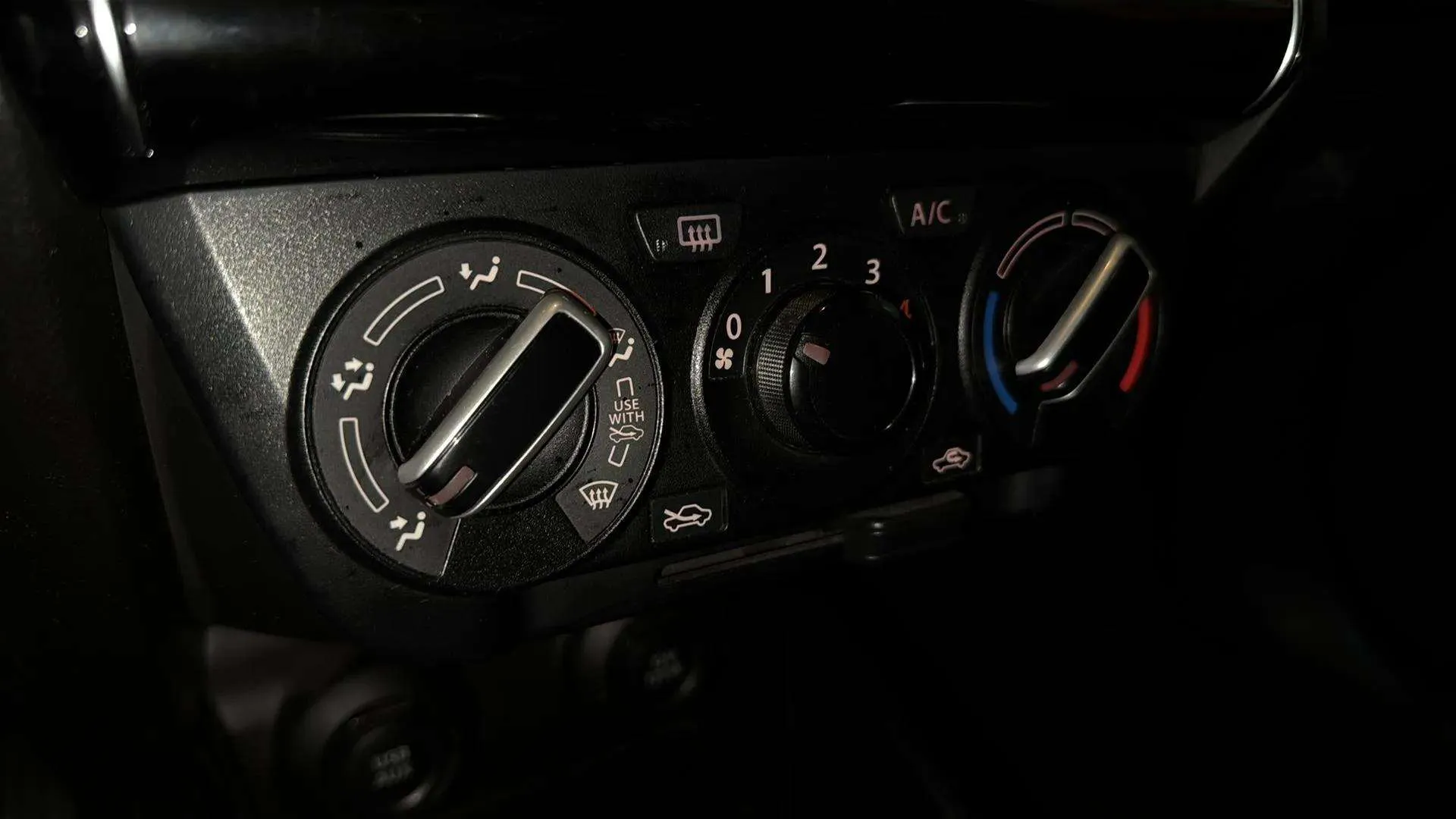 Suzuki Swift 1.2 GLE Mild Hybrid CVT - foto 12