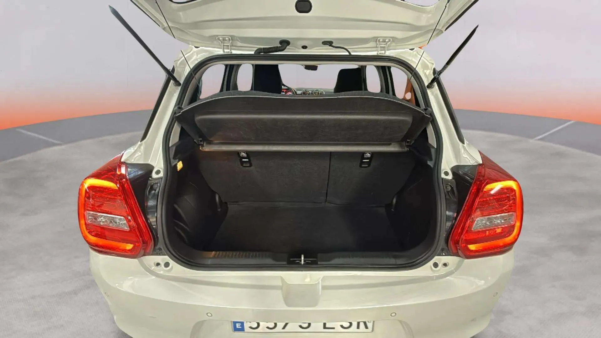 Suzuki Swift 1.2 GLE Mild Hybrid CVT - foto 18