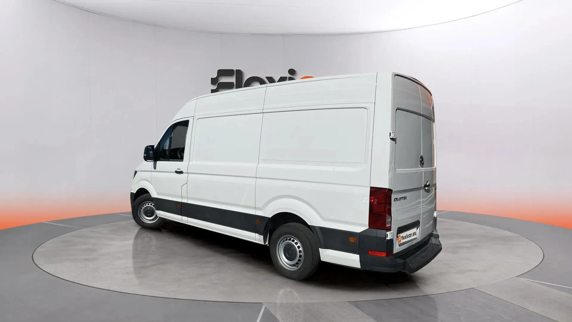 Volkswagen Crafter 30 Furgón BM TN L3H2 2.0TDI - foto 4