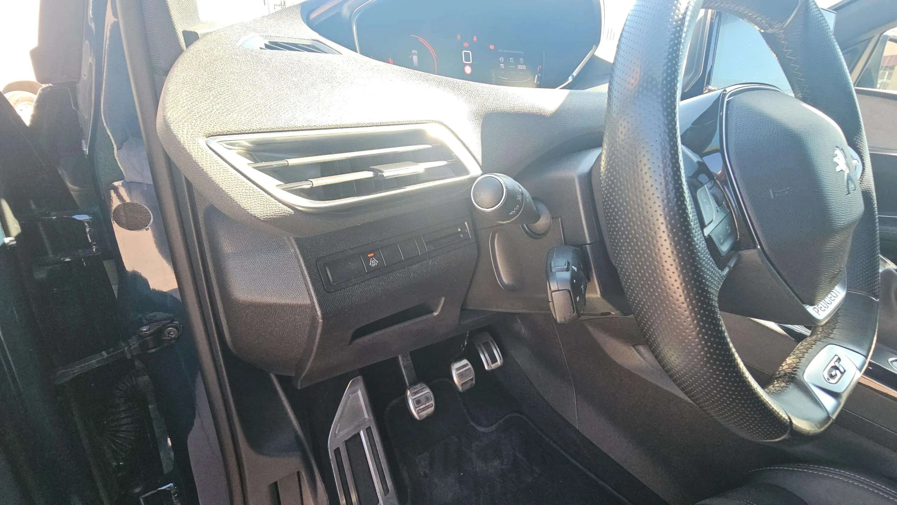 Peugeot 3008 1.2 PureTech GT - foto 24