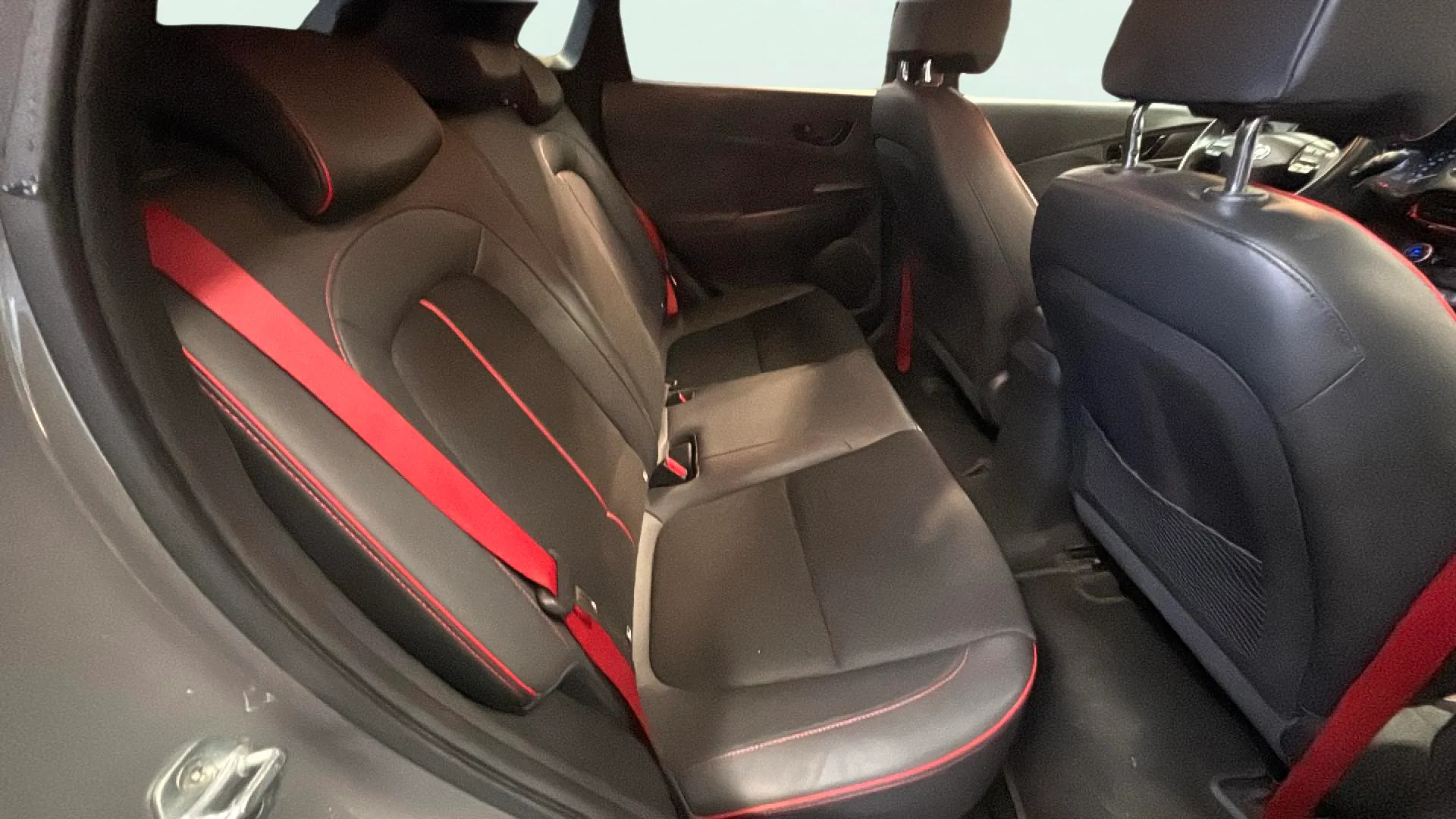 Hyundai Kona 1.6 GDI HEV Tecno Red DCT - foto 18