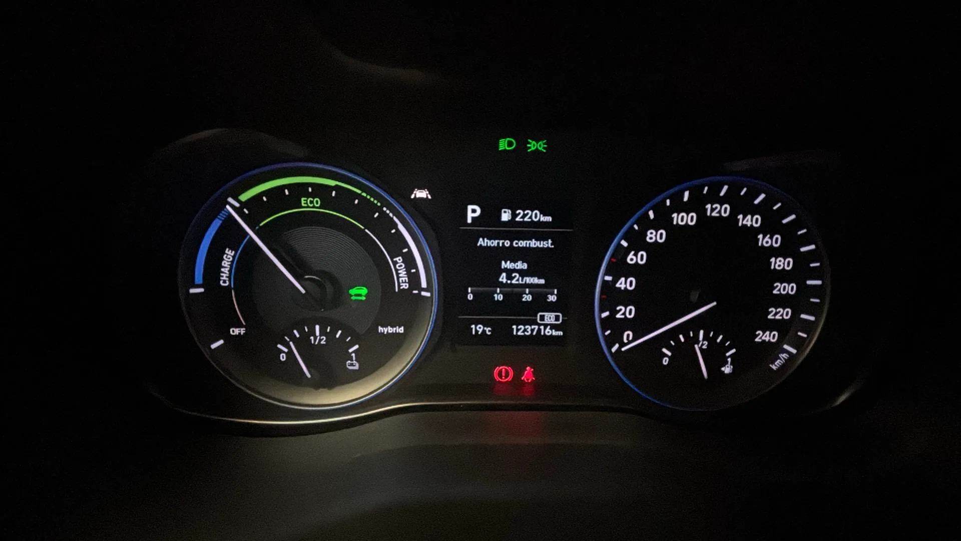 Hyundai Kona 1.6 GDI HEV Tecno Red DCT - foto 11