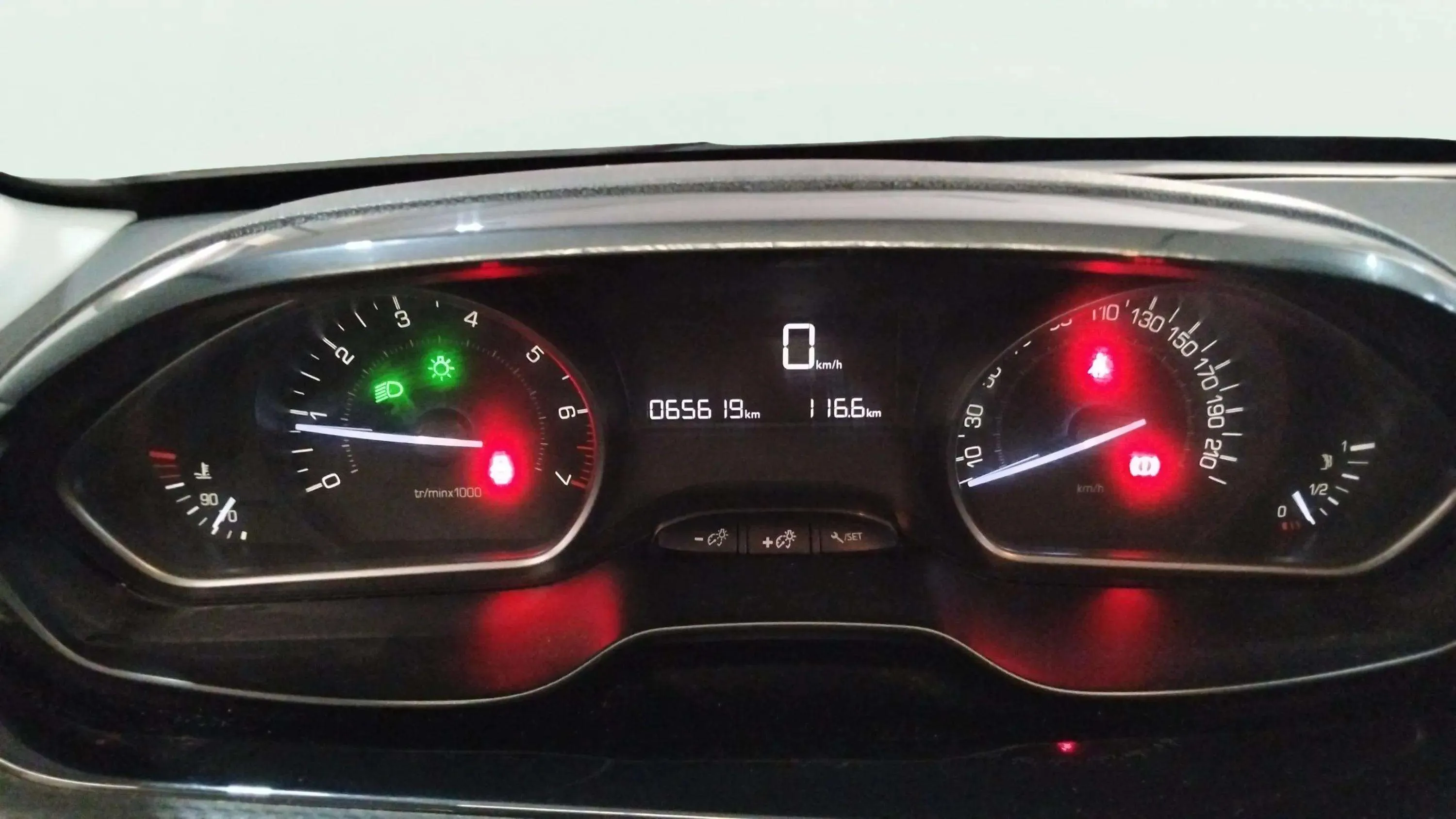 Peugeot 208 Tech Edition1.2L PureTech - foto 11