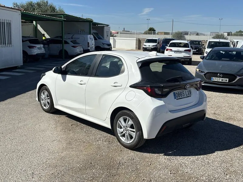 Toyota Yaris 1.5 120H Business Plus - foto 4