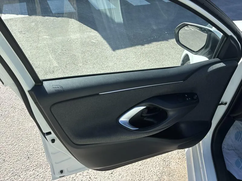 Toyota Yaris 1.5 120H Business Plus - foto 22