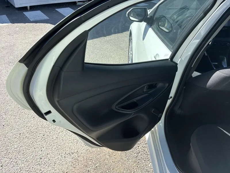 Toyota Yaris 1.5 120H Business Plus - foto 18