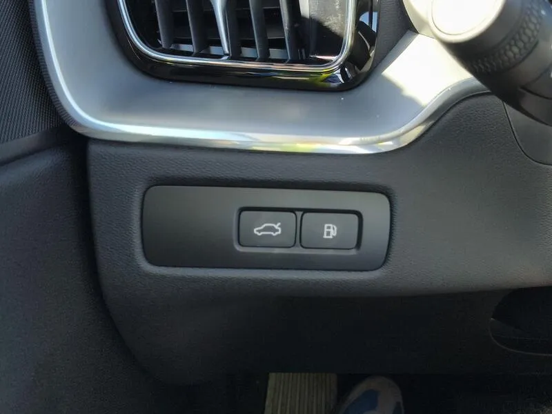 Volvo XC60 2.0 T6 AWD Recharge Core - foto 27