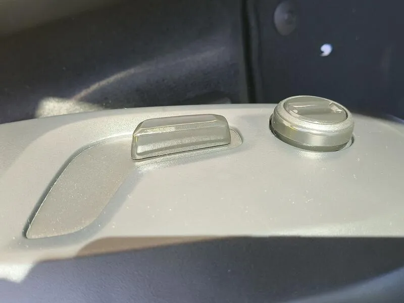 Volvo XC60 2.0 T6 AWD Recharge Core - foto 30