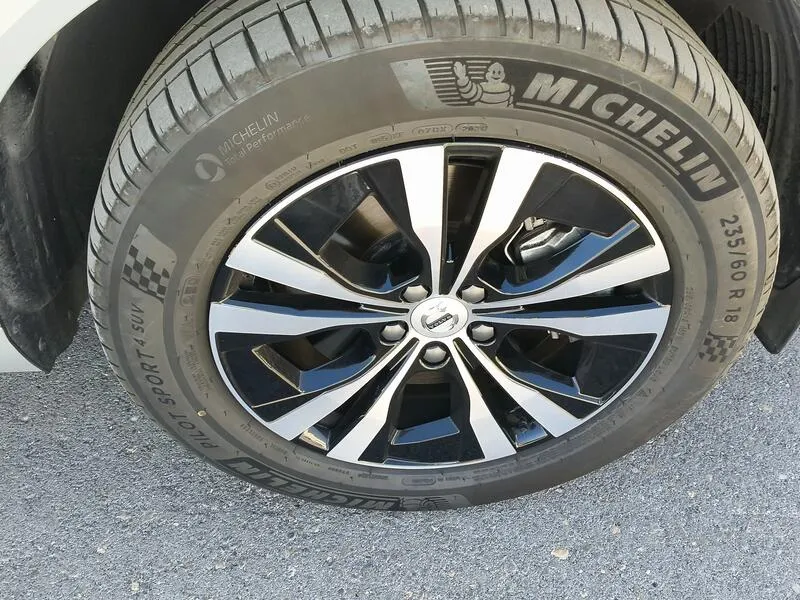 Volvo XC60 2.0 T6 AWD Recharge Core - foto 42