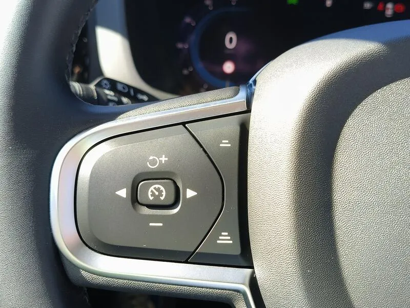 Volvo XC60 2.0 T6 AWD Recharge Core - foto 25