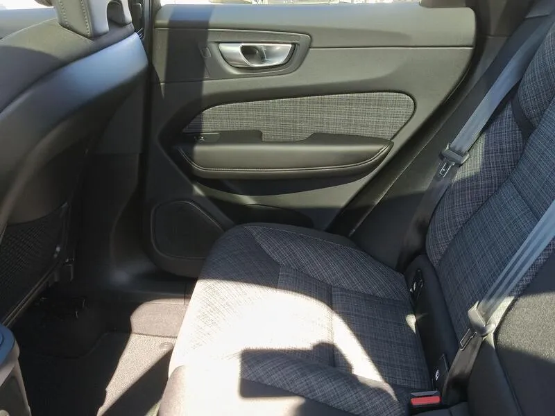 Volvo XC60 2.0 T6 AWD Recharge Core - foto 32