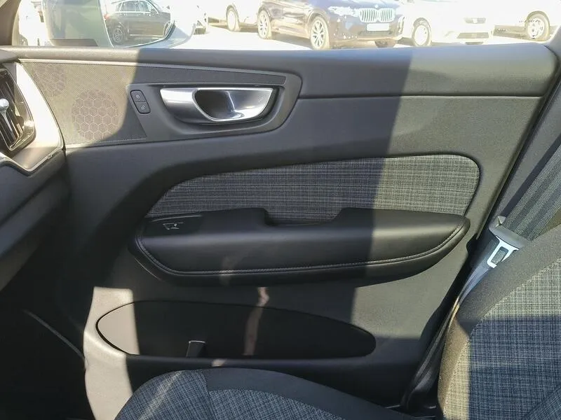 Volvo XC60 2.0 T6 AWD Recharge Core - foto 19