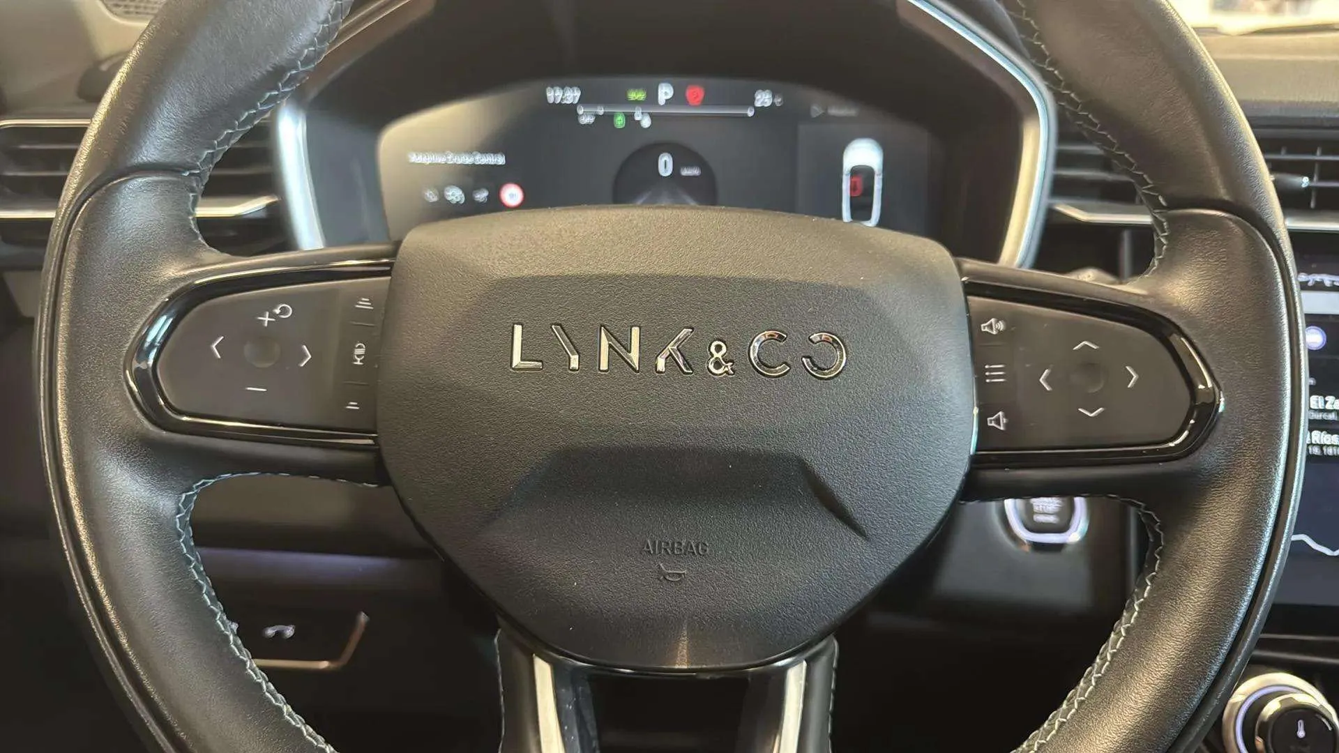 Lynk & Co 01 1.5 PHEV 3. - foto 15