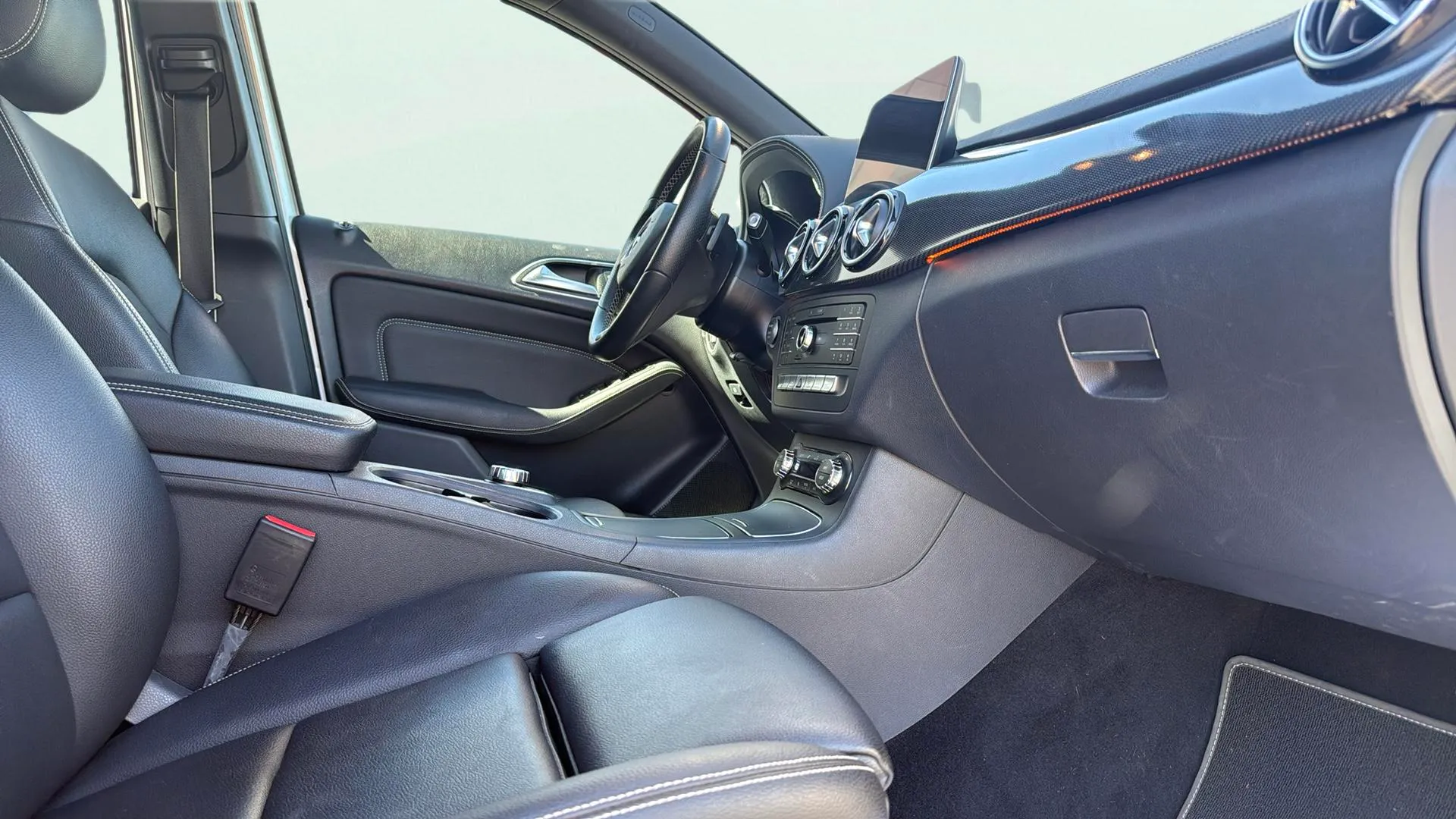 Mercedes-Benz Clase B B 200 d - foto 14