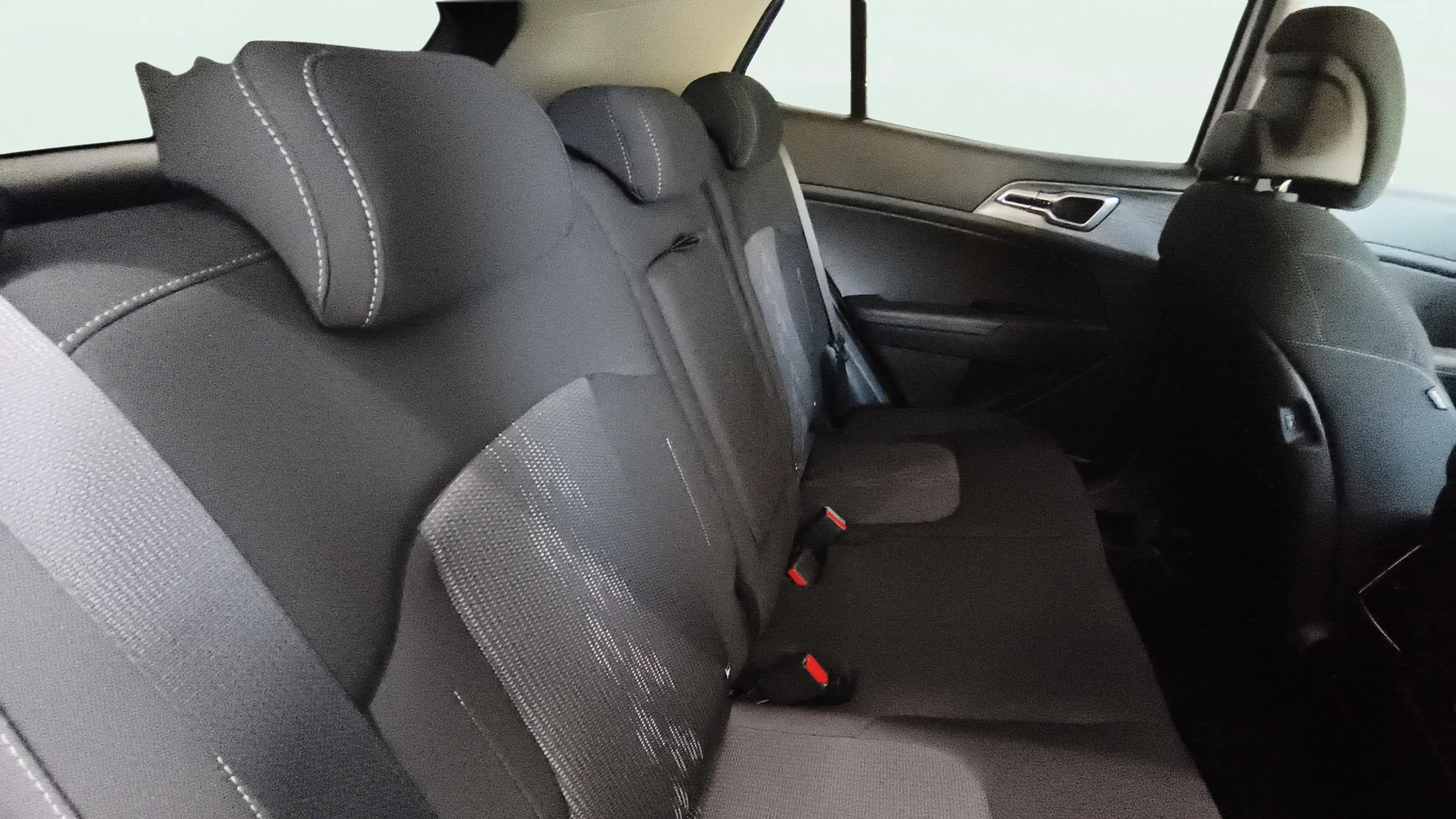 Kia Sportage 1.6 T-GDi Concept 4x2 - foto 8
