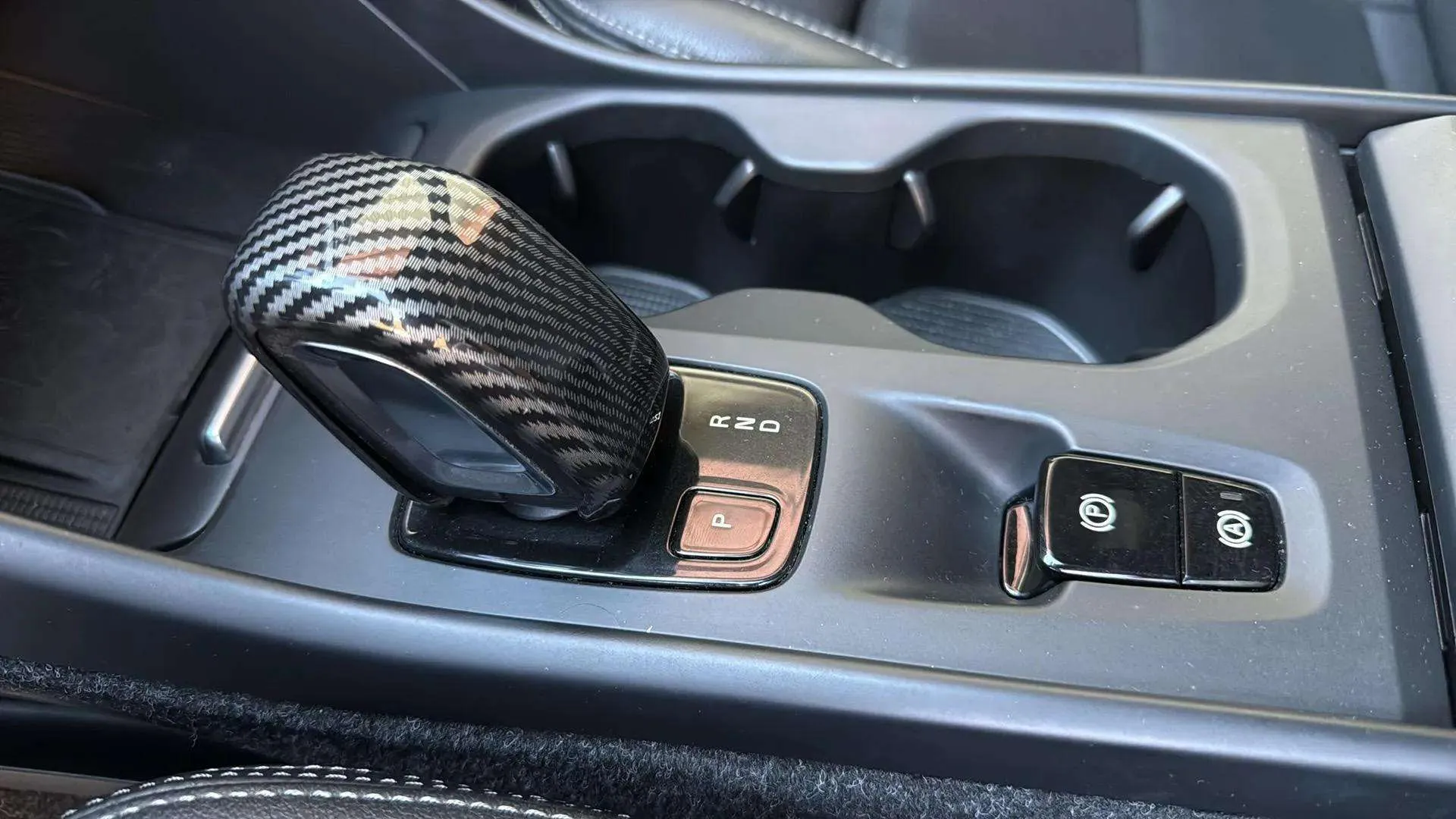 Volvo XC40 2.0 T5 AWD Momentum - foto 18