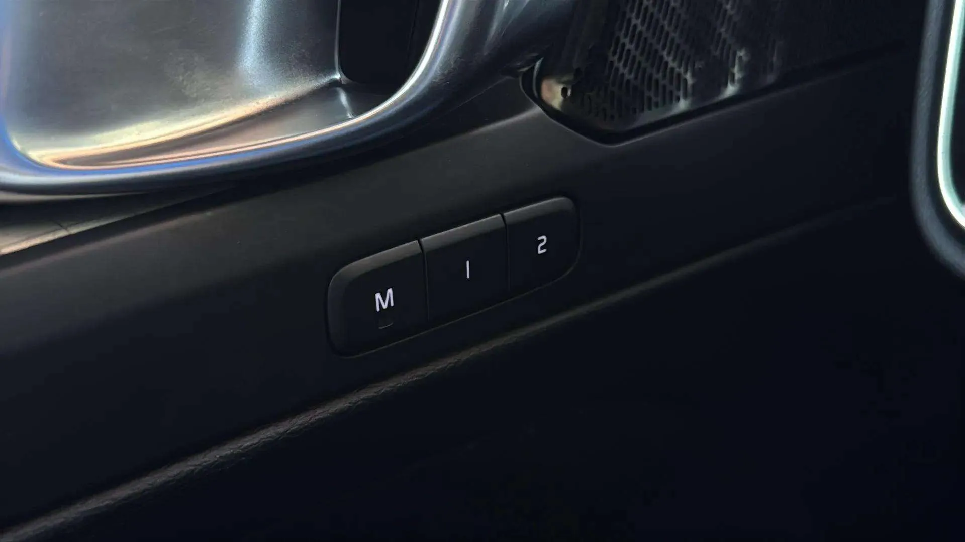 Volvo XC40 2.0 T5 AWD Momentum - foto 19