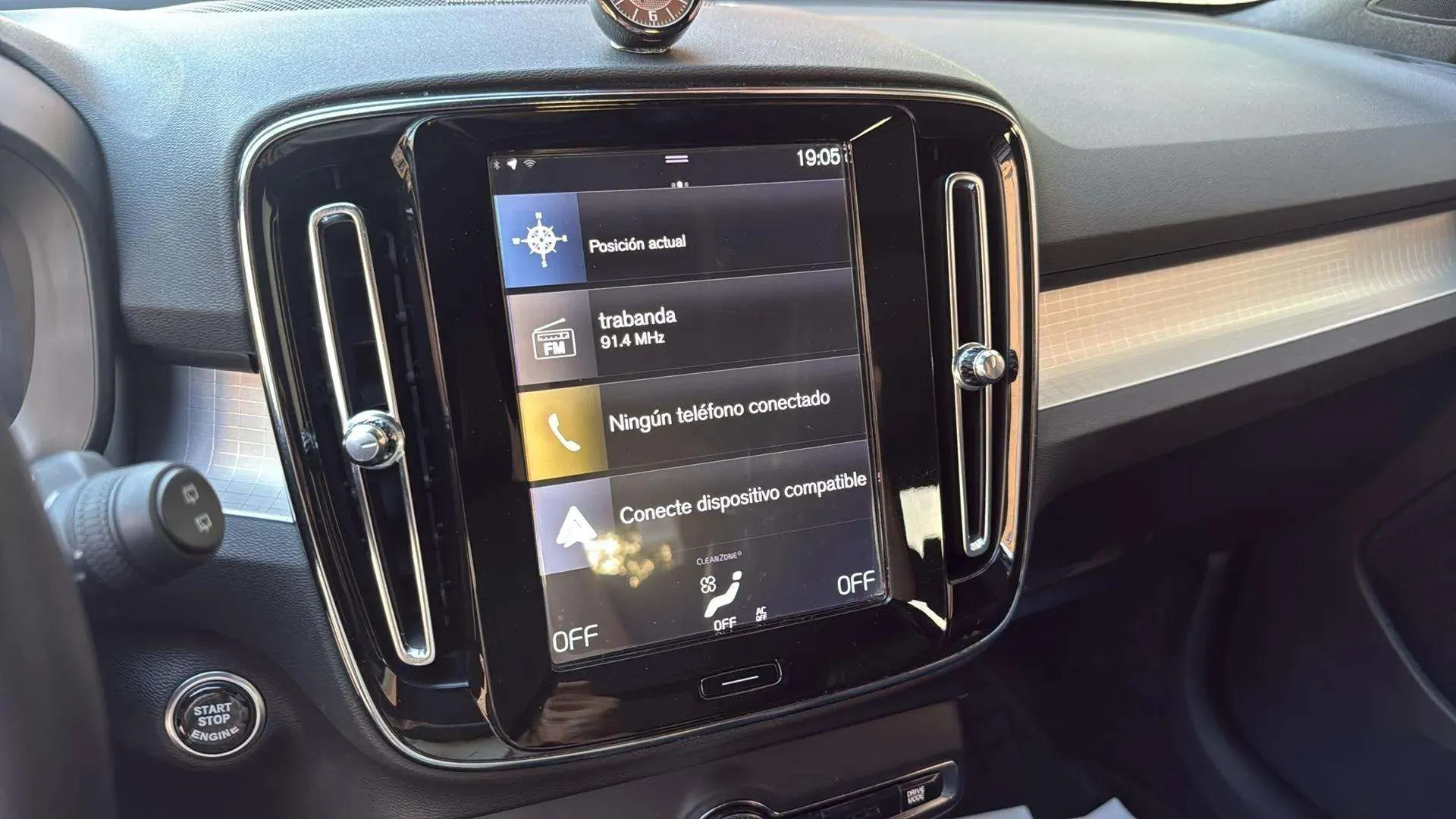 Volvo XC40 2.0 T5 AWD Momentum - foto 22