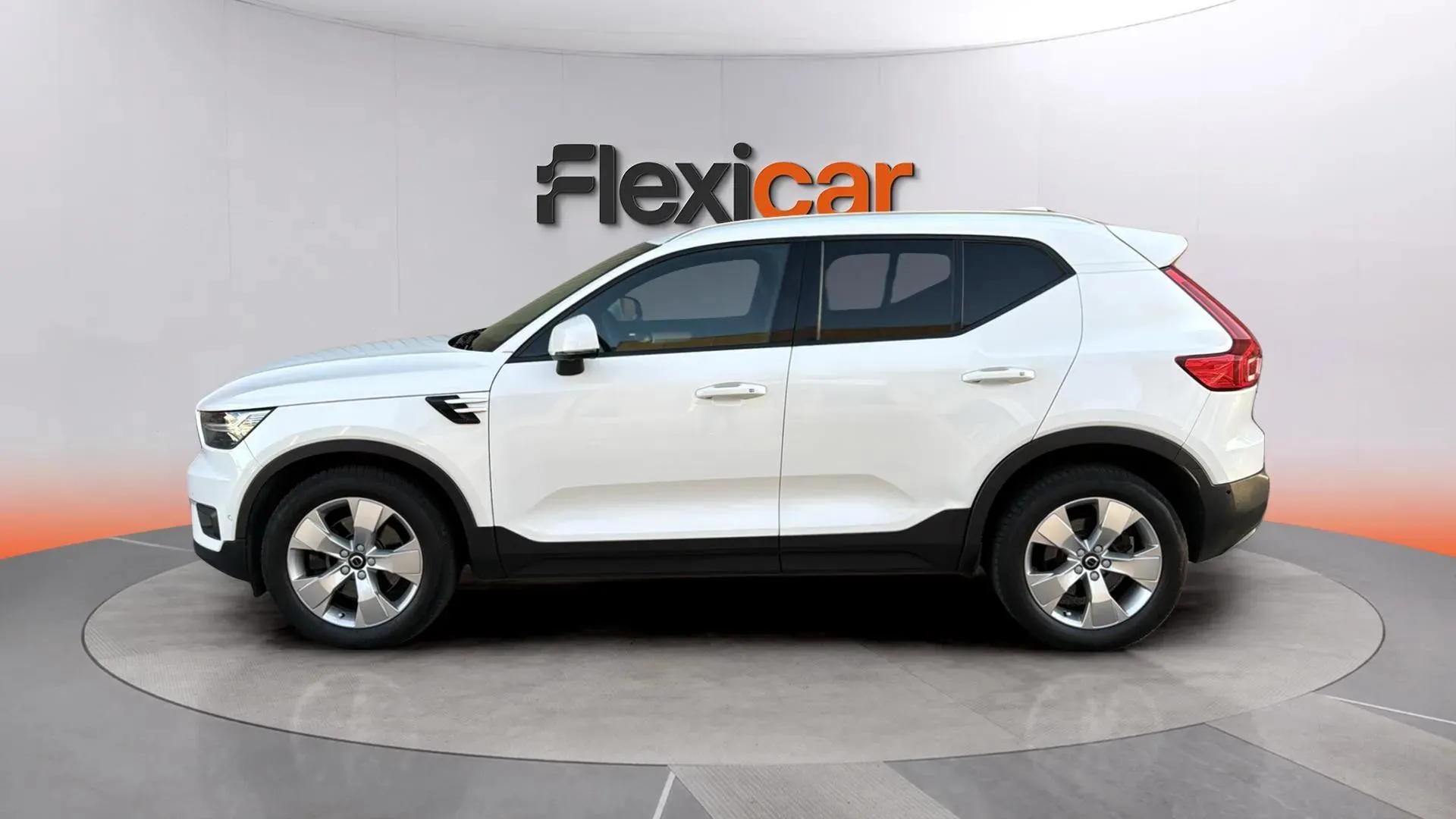 Volvo XC40 2.0 T5 AWD Momentum - foto 8