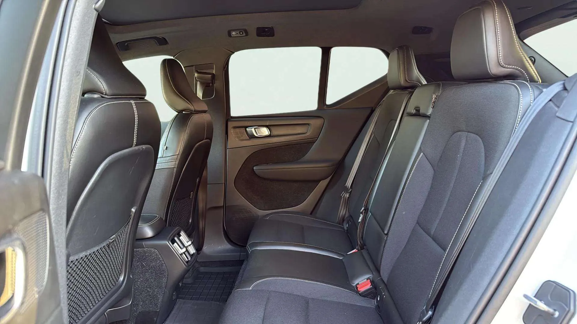 Volvo XC40 2.0 T5 AWD Momentum - foto 16