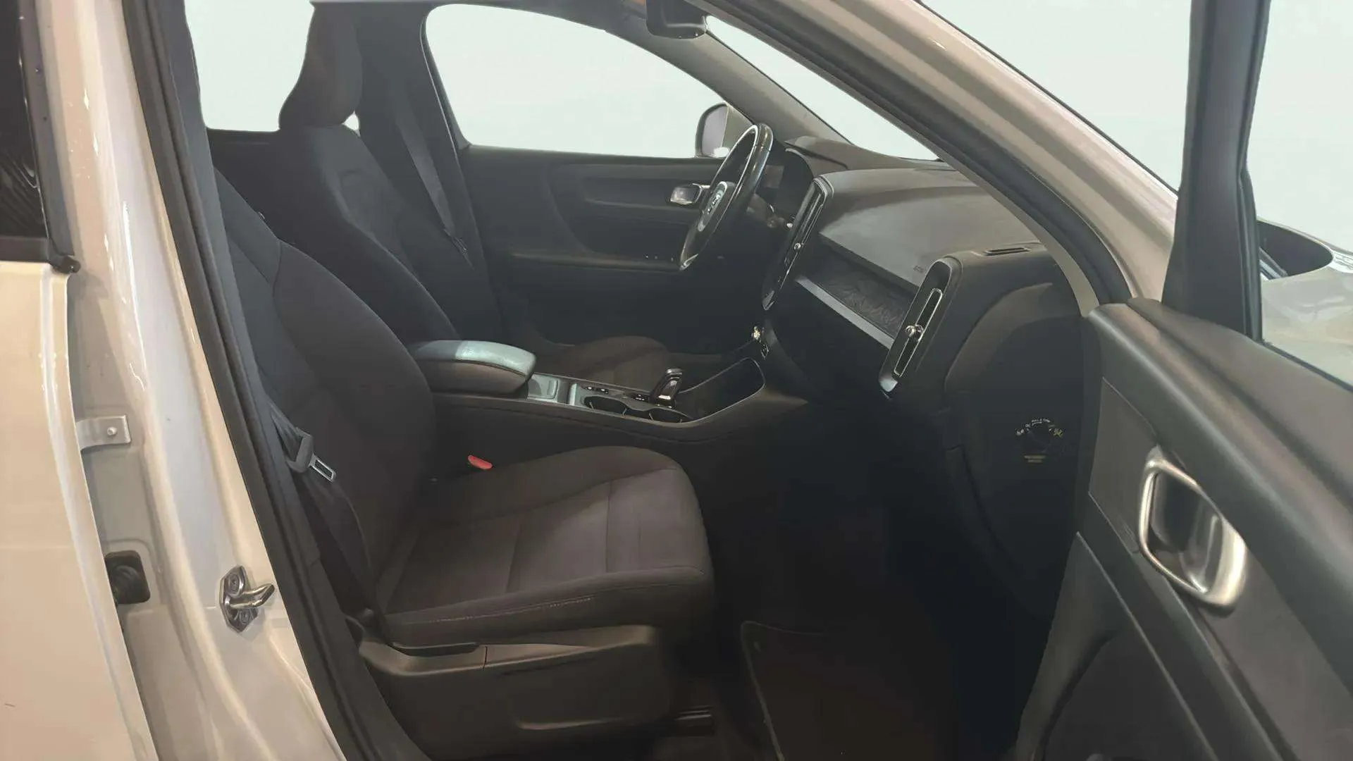 Volvo XC40 1.5 T3 Momentum - foto 13