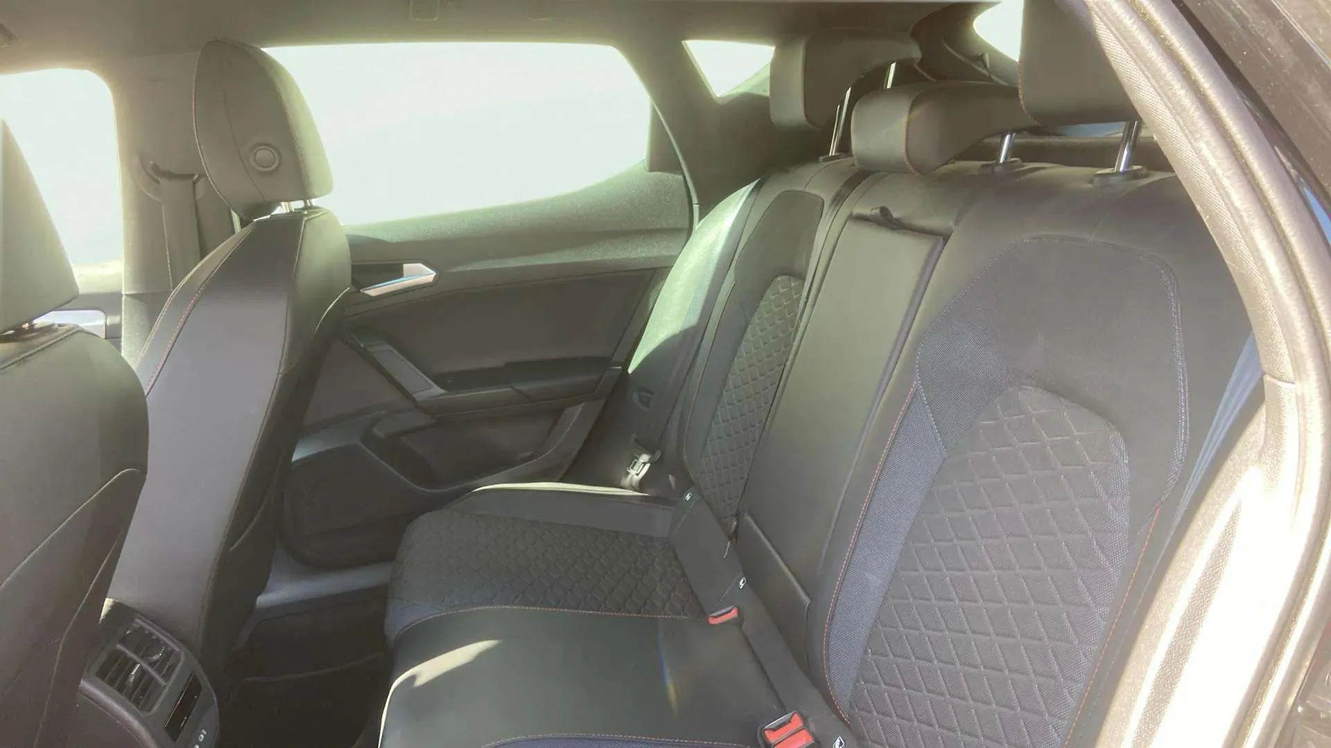 SEAT León 2.0 TDI FR - foto 24