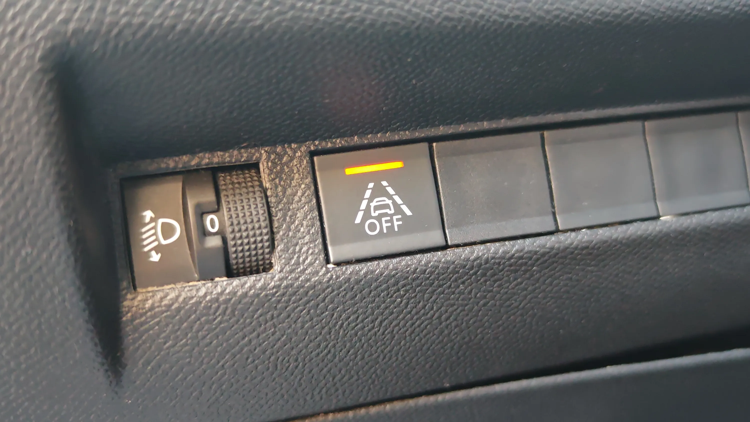 Peugeot 2008 Active Pack BlueHDi - foto 17