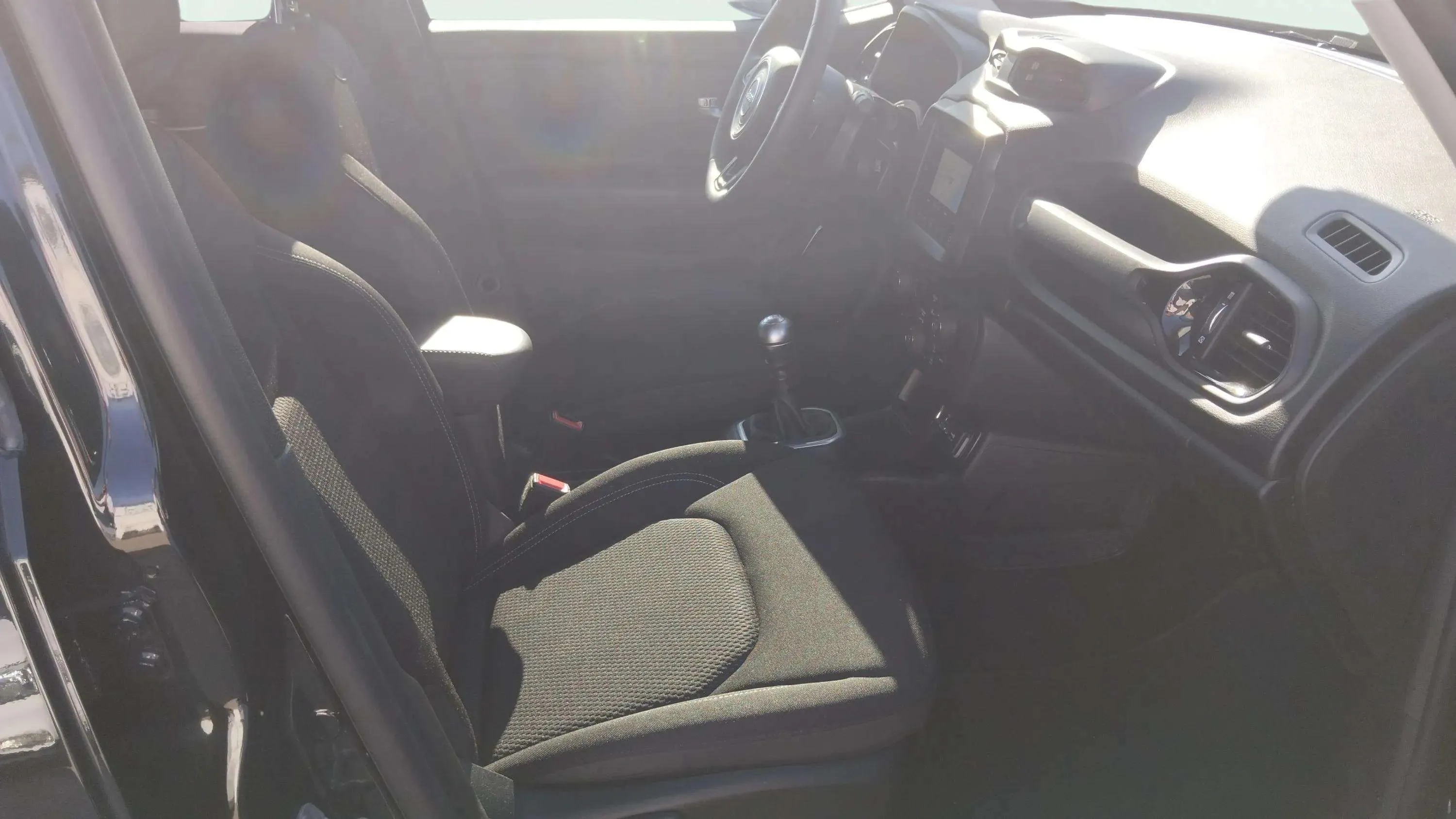Jeep Renegade Longitude 1.0 MT6 4x2 - foto 14