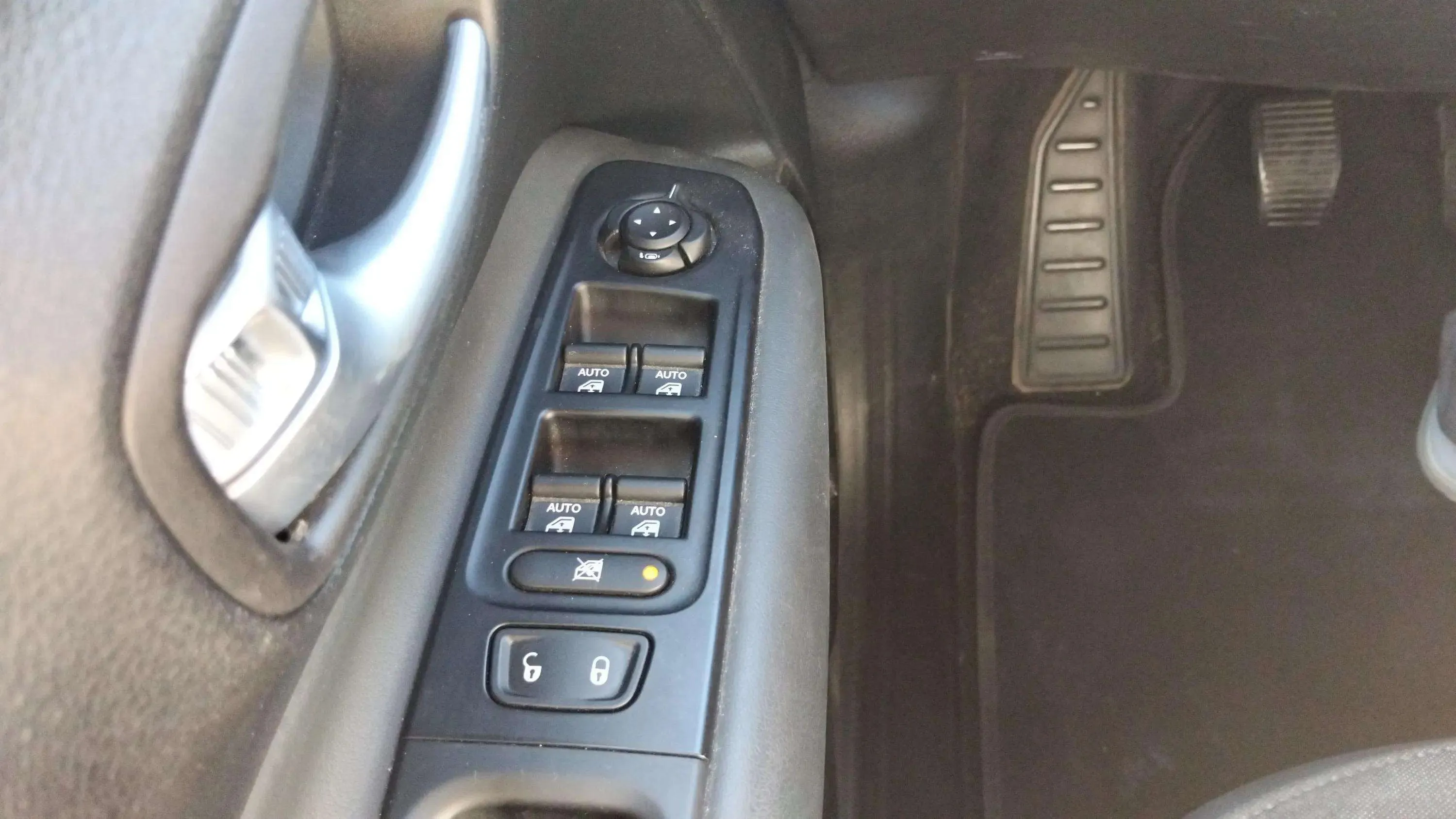 Jeep Renegade Longitude 1.0 MT6 4x2 - foto 17