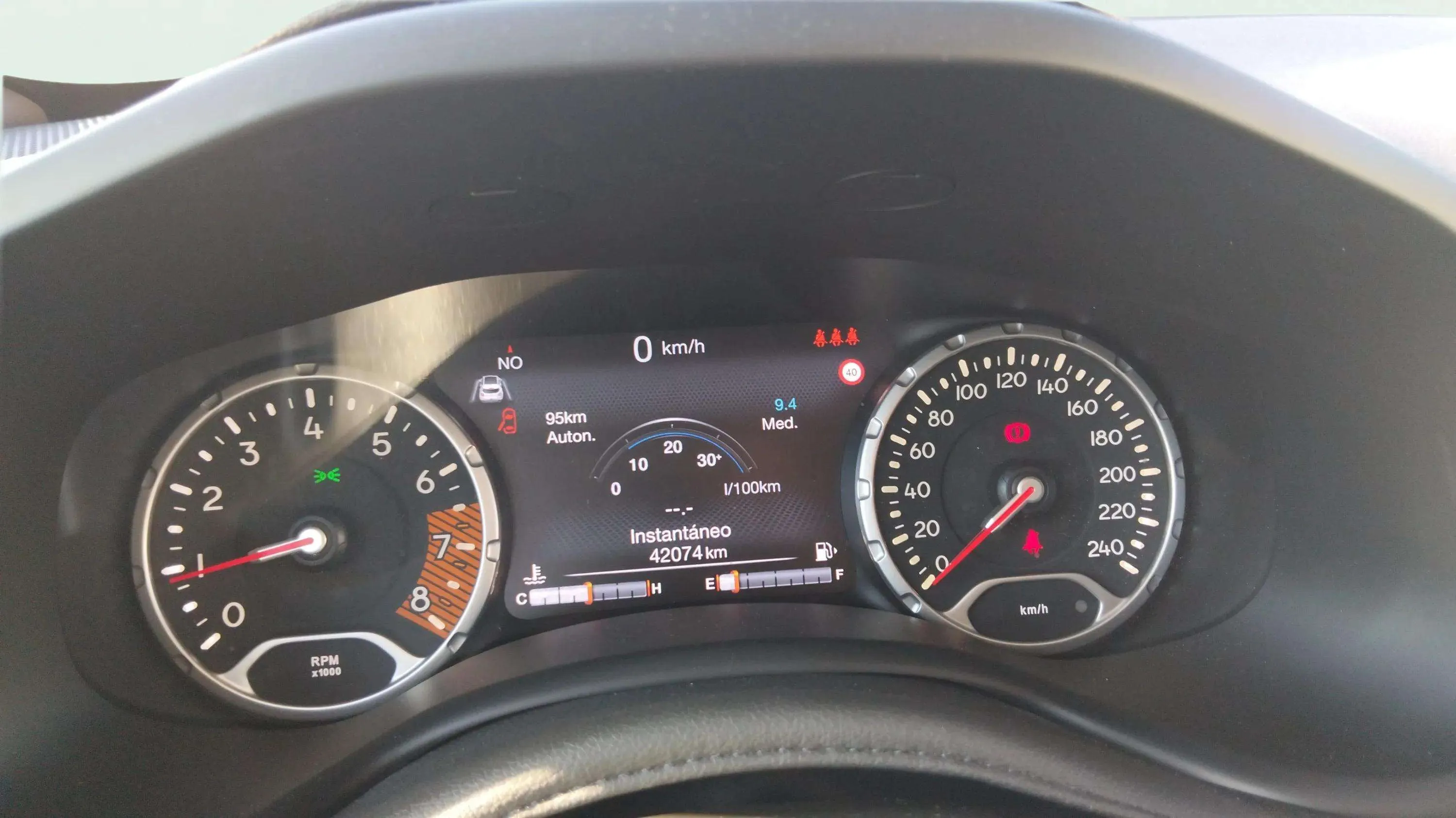 Jeep Renegade Longitude 1.0 MT6 4x2 - foto 10