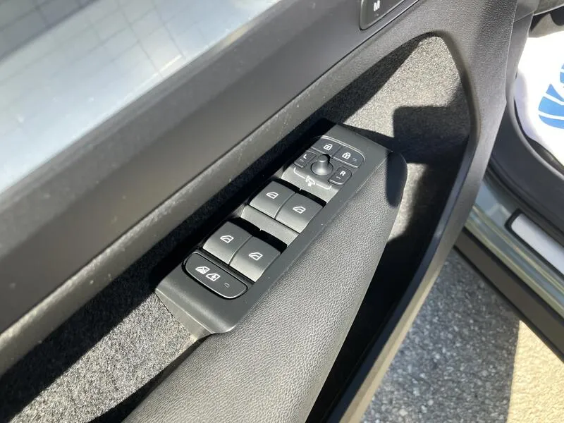 Volvo XC40 2.0 B3 G Plus Bright - foto 12