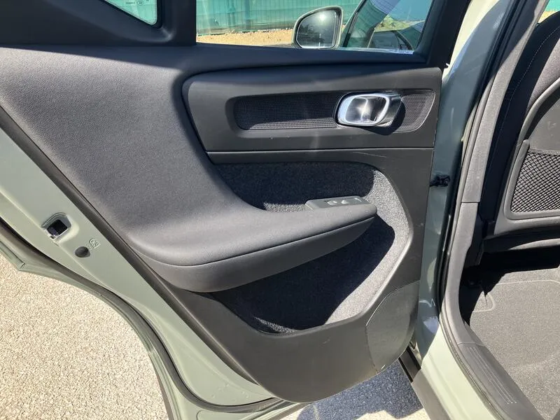 Volvo XC40 2.0 B3 G Plus Bright - foto 25