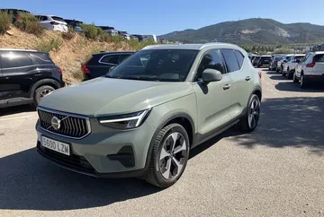 volvo xc40 20 b3 g plus bright auto hibrido no enchufable automatica arval barcelona 903000000289719