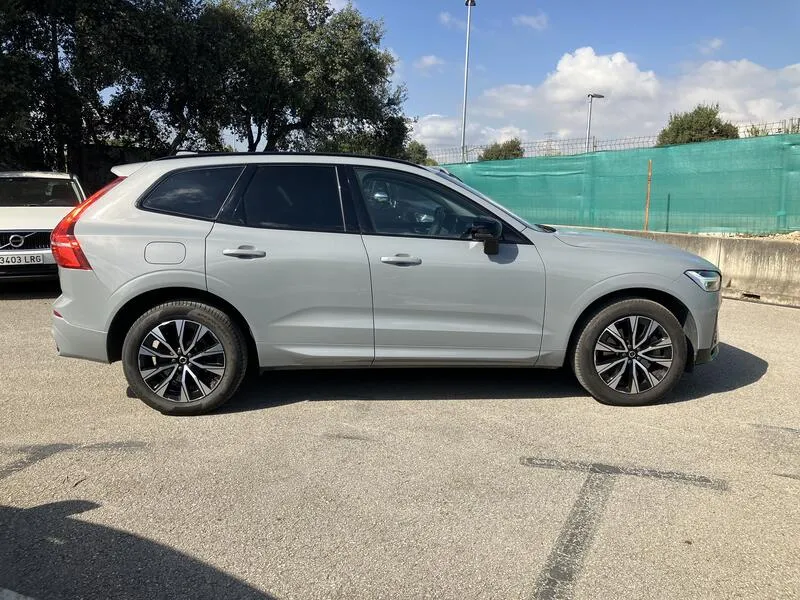 Volvo XC60 2.0 B4 D AWD Plus Dark - foto 7