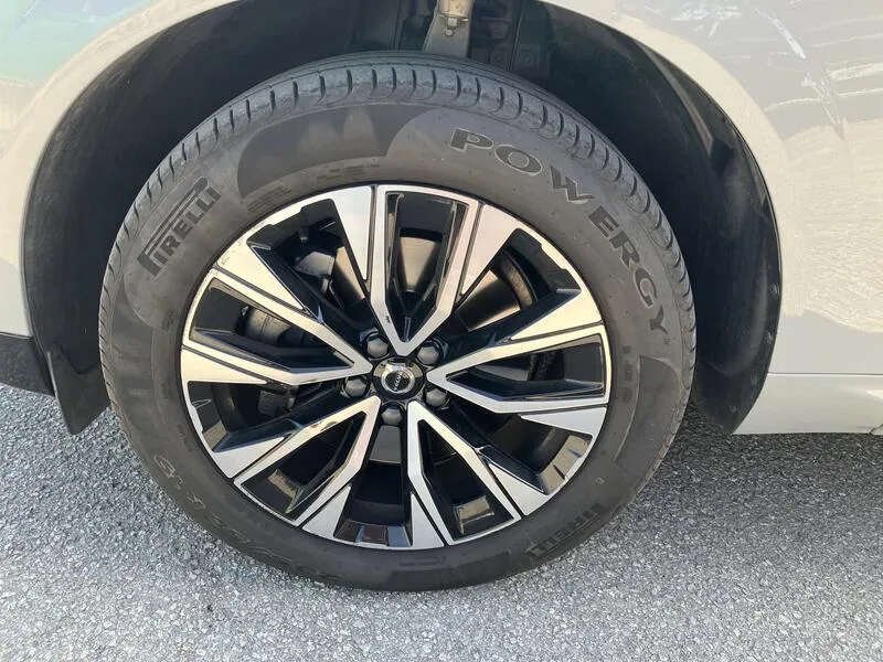 Volvo XC60 2.0 B4 D AWD Plus Dark - foto 31