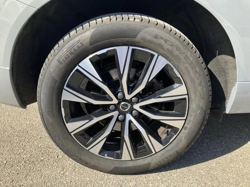 Volvo XC60 2.0 B4 D AWD Plus Dark - foto 38