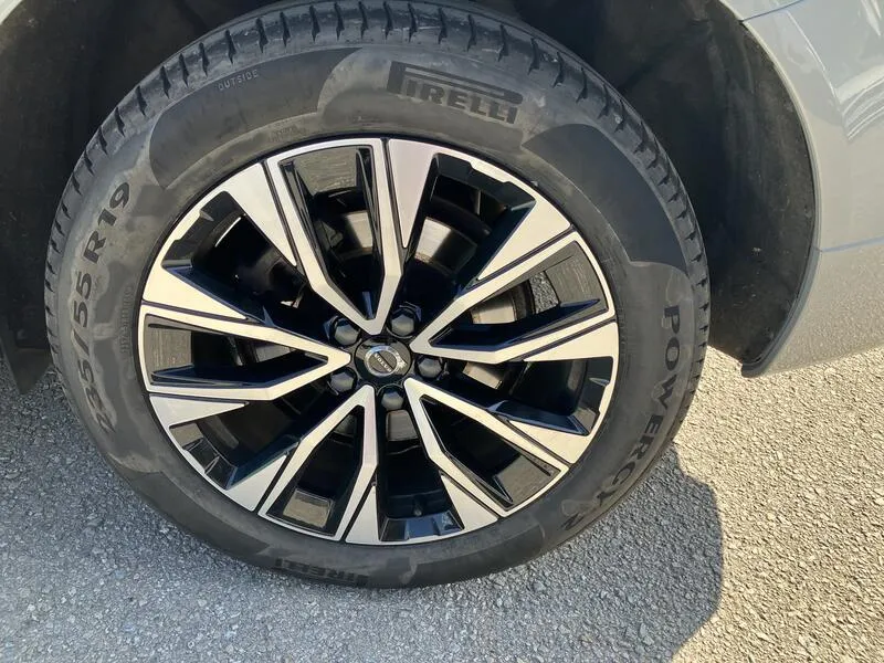Volvo XC60 2.0 B4 D AWD Plus Dark - foto 32