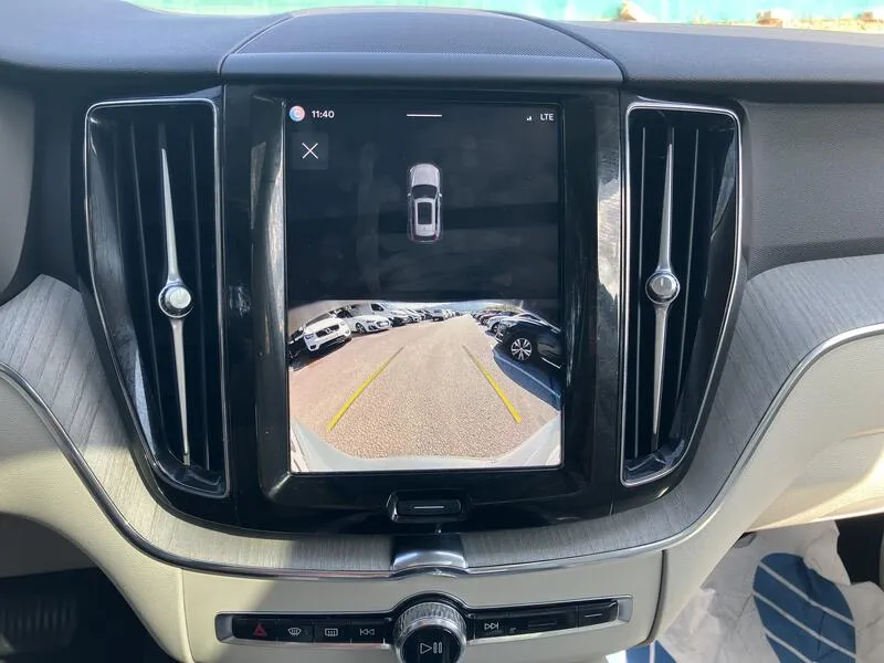 Volvo XC60 2.0 B4 D AWD Plus Dark - foto 20