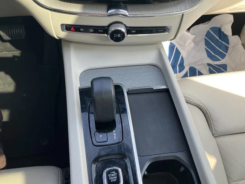 Volvo XC60 2.0 B4 D AWD Plus Dark - foto 21