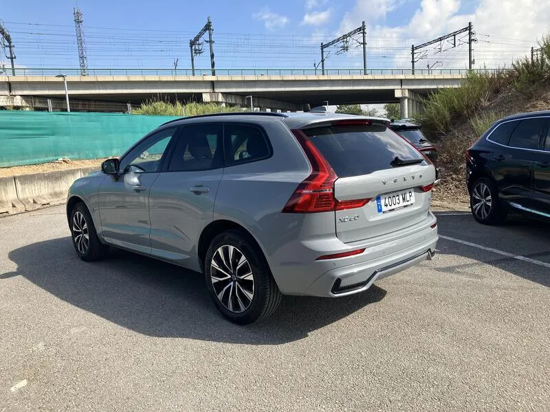 Volvo XC60 2.0 B4 D AWD Plus Dark - foto 4
