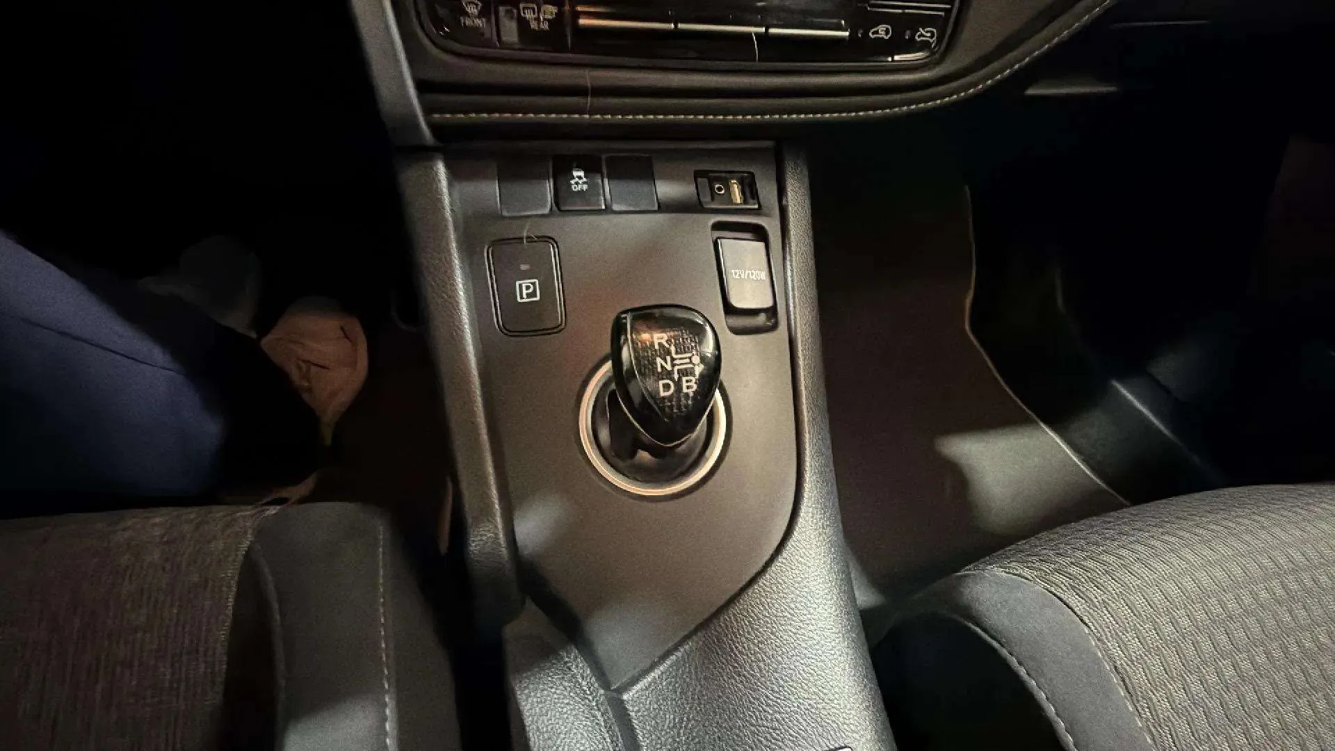 Toyota Auris 1.8 140H Hybrid Feel! - foto 16
