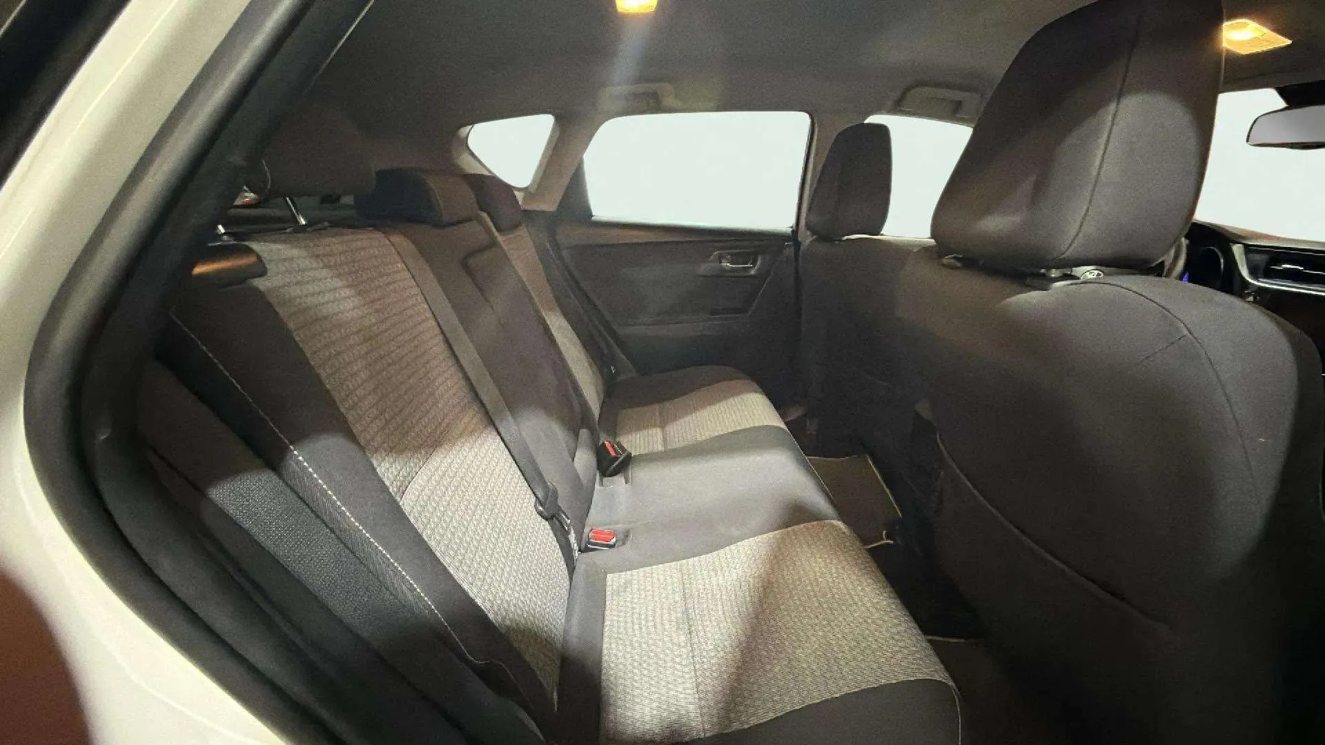 Toyota Auris 1.8 140H Hybrid Feel! - foto 14