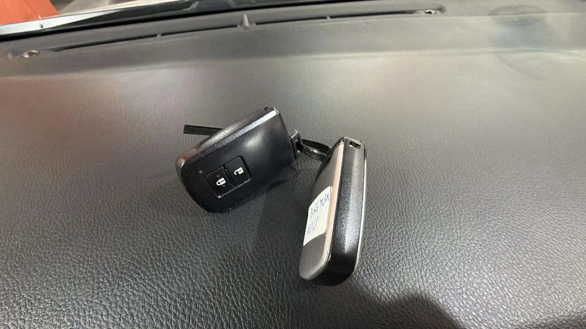 Toyota Auris 1.8 140H Hybrid Feel! - foto 17
